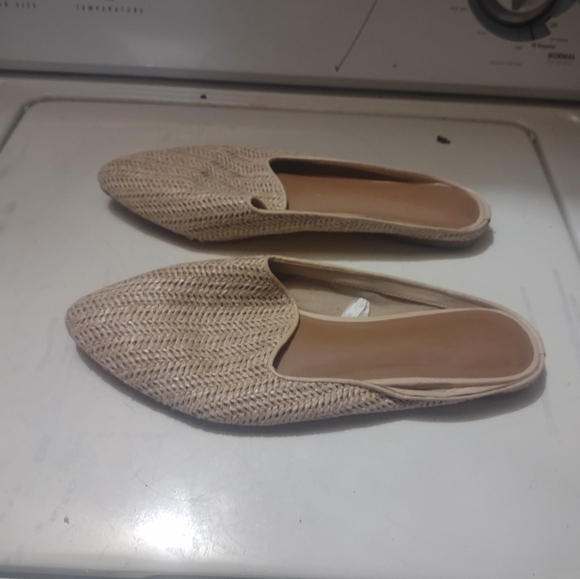 Cream colored Universal Thread slip on flats size 11 - Picture 2 of 4